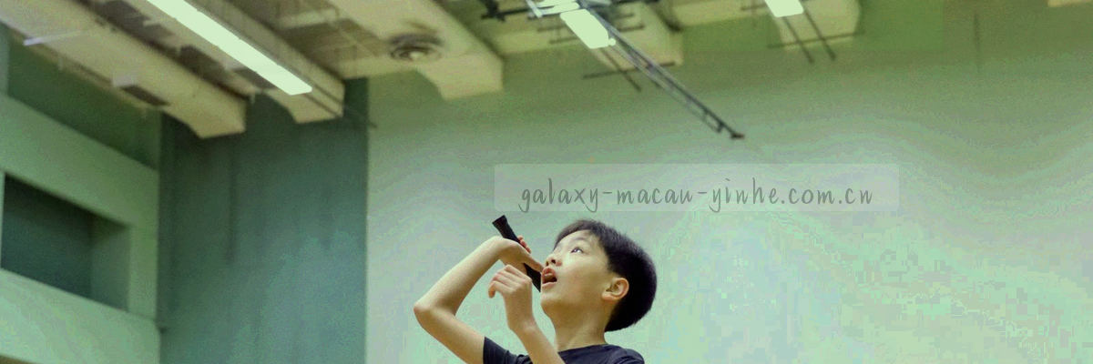 由光点与连线组成的网络图形，表现分布在不同区域的渠道节点